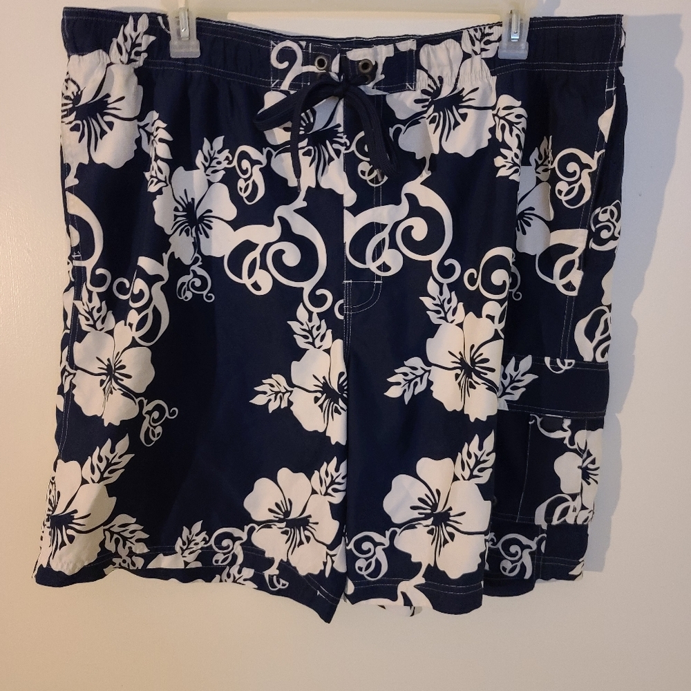 Men's 2xl tropical floral swim trunks . Great condition.